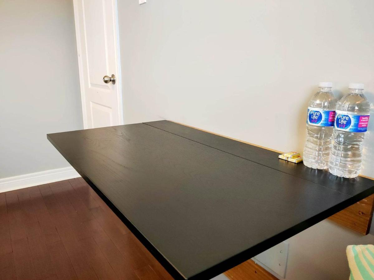 Affordable Room With Free Parking In Newmarket On Экстерьер фото