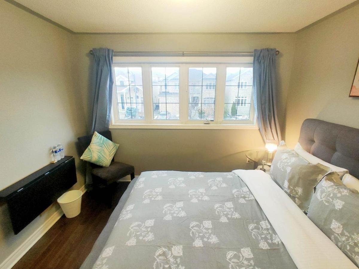 Affordable Room With Free Parking In Newmarket On Экстерьер фото