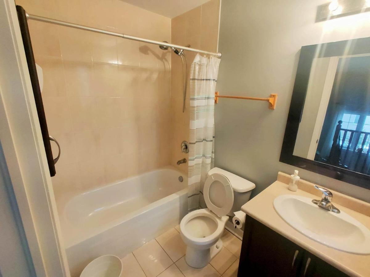 Affordable Room With Free Parking In Newmarket On Экстерьер фото