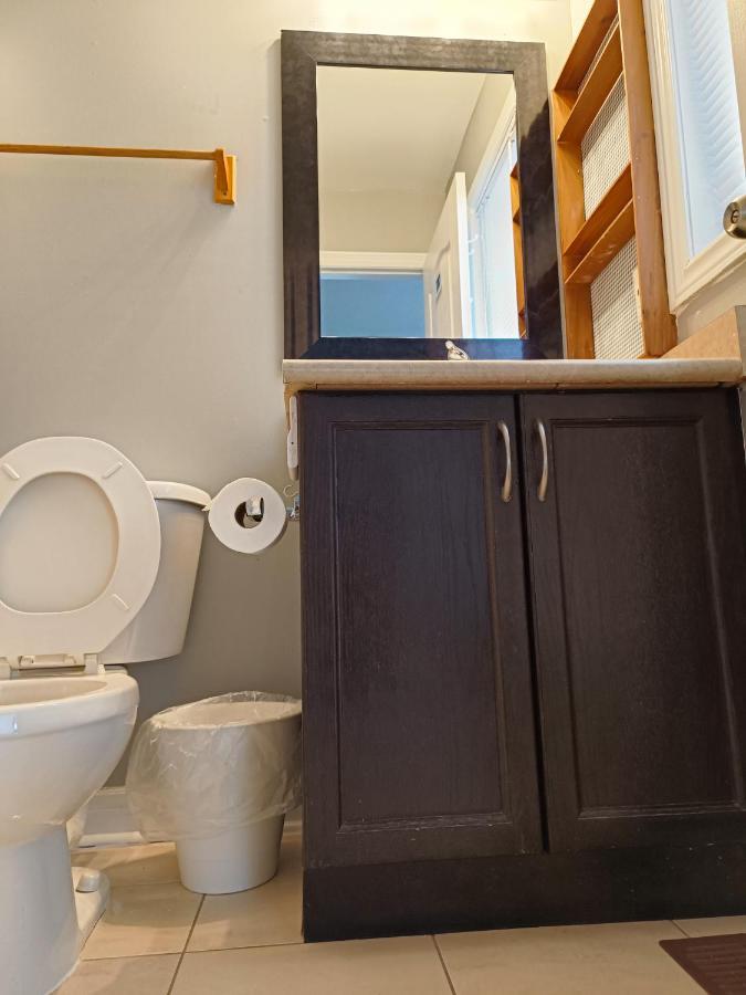 Affordable Room With Free Parking In Newmarket On Экстерьер фото