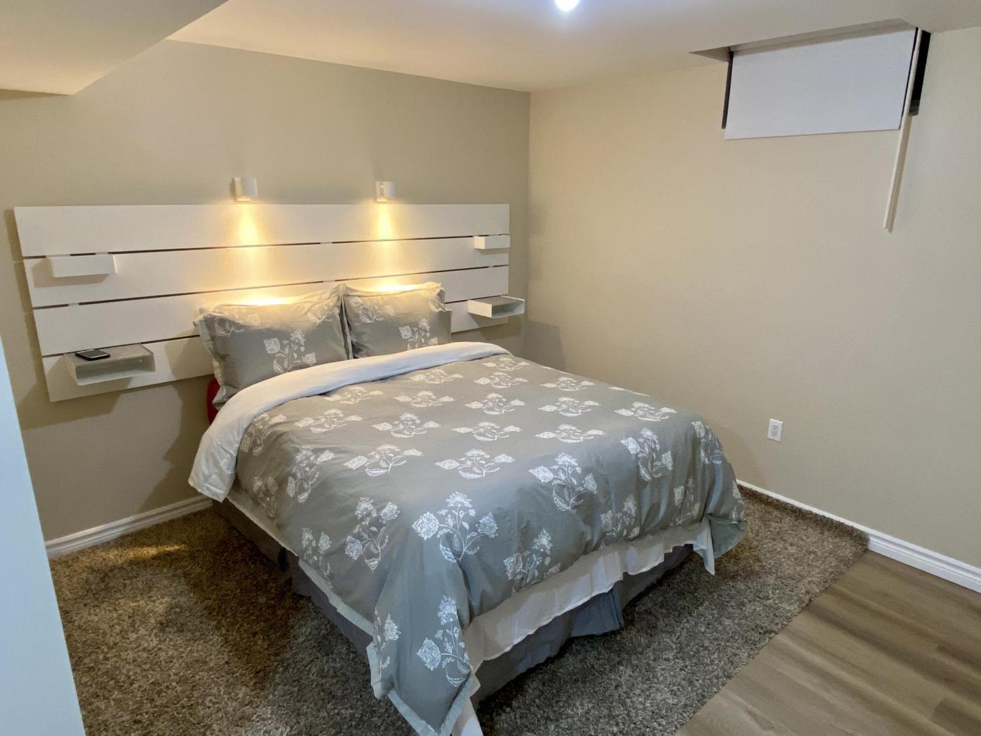 Affordable Room With Free Parking In Newmarket On Экстерьер фото